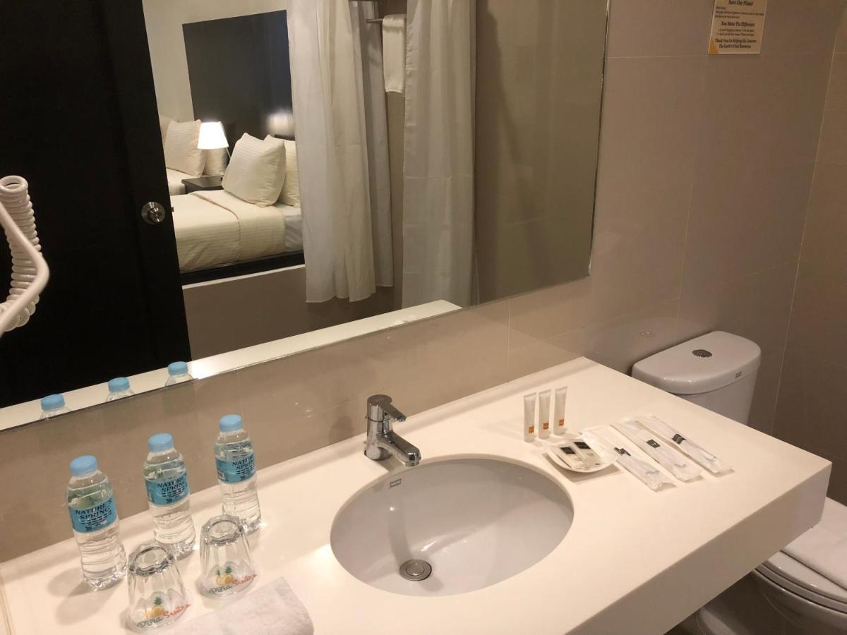 Pina Suites Ormoc Εξωτερικό φωτογραφία