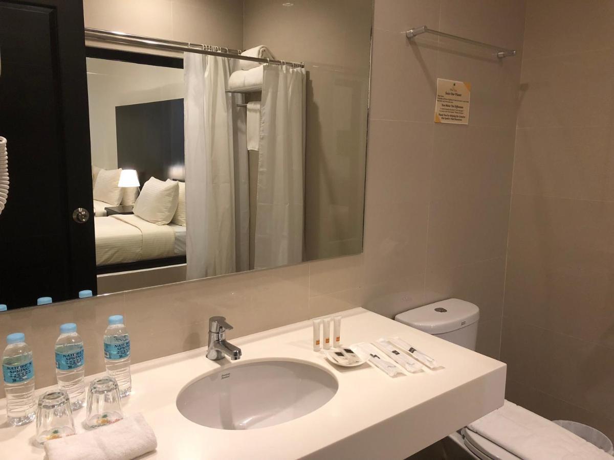 Pina Suites Ormoc Εξωτερικό φωτογραφία